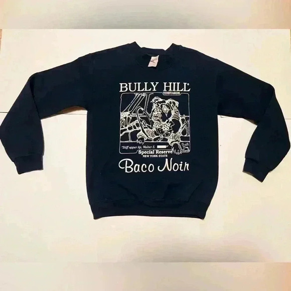 VTG Bully Hill Finger Lakes Winery Sweatshirt with bulldog - Men’s size Small - Picture 1 of 5